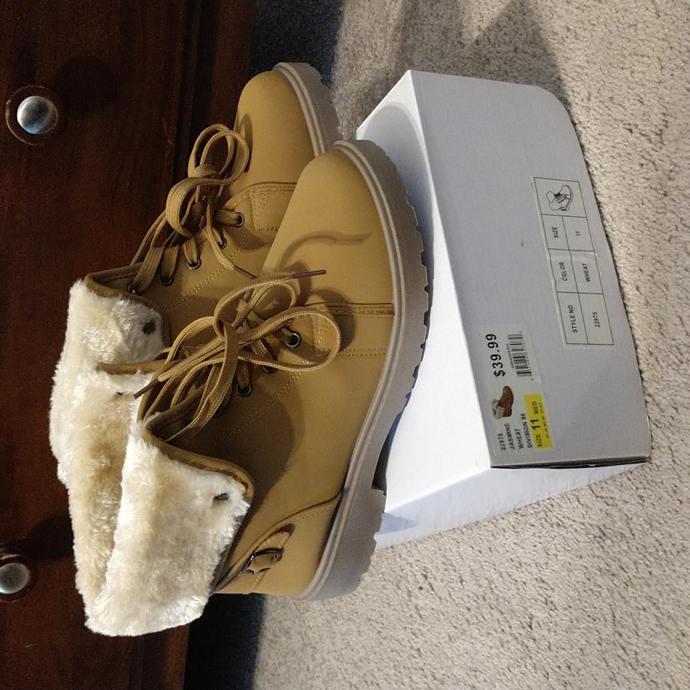 NEW Olivia Miller Jasmine Wheat Size 11 Medium Insulated Winter Boots 22975